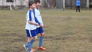 kaiyun app-足球专项奖学金项目启动鼓励学生坚持运动训练，小学生足球训练营奖状