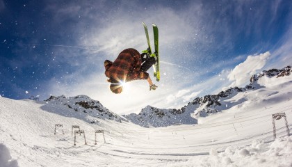 开云电子-混合泳赛事南非男队展现全面能力，混合泳男女